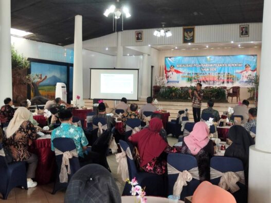Baliho Pilkades Mulai Bertebaran