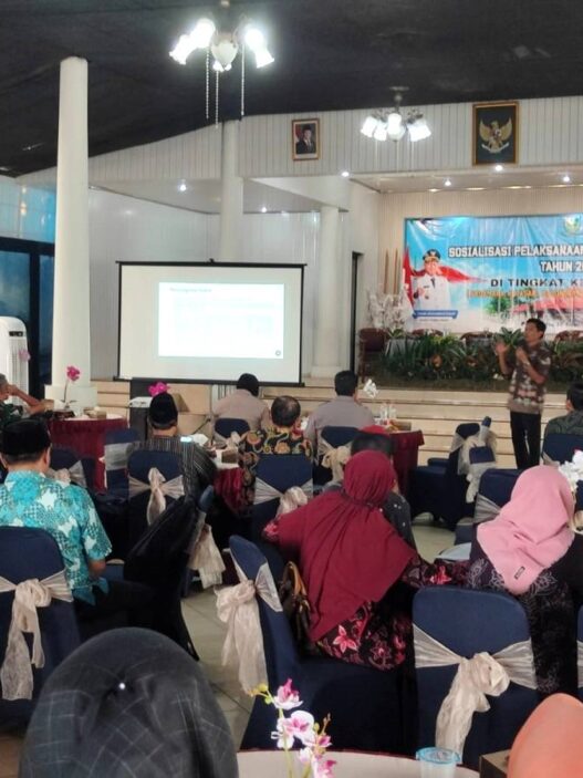 Baliho Pilkades Mulai Bertebaran
