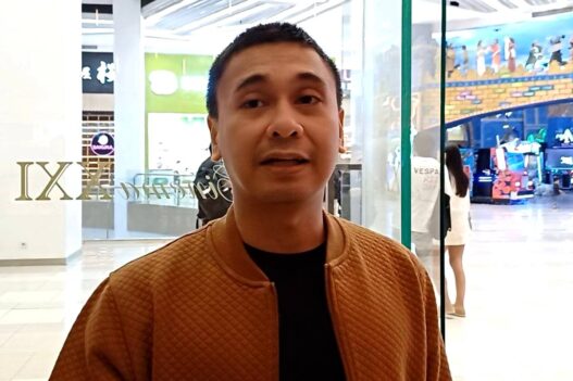 Bandara Ditutup, Tertahan di Qatar