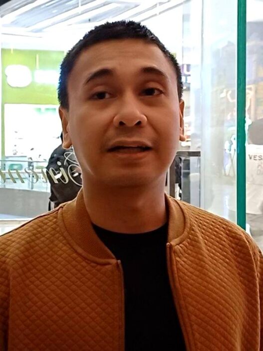 Bandara Ditutup, Tertahan di Qatar