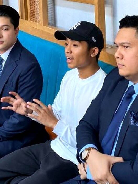 Bantah Tuduhan Pelecehan Seksual