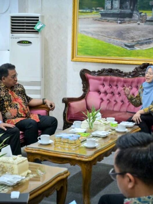 E Katalog Lebih Mahal dari Pasar Jadi Sorotan
