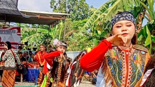 Ebeg Dongkrak Kunjungan Pasar Wijahan