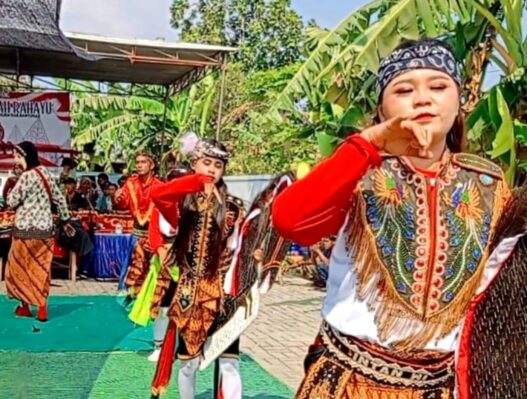 Ebeg Dongkrak Kunjungan Pasar Wijahan