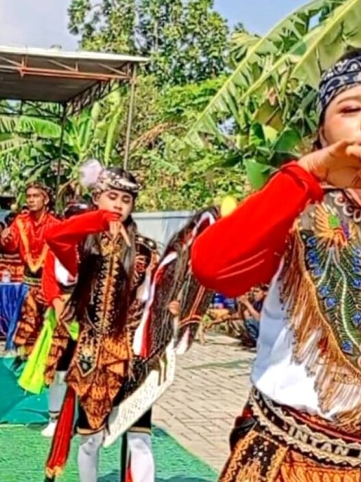 Ebeg Dongkrak Kunjungan Pasar Wijahan