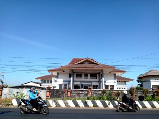 Gedung DPRD Baru Mangkrak Lebih Lama
