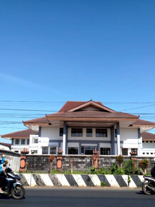 Gedung DPRD Baru Mangkrak Lebih Lama