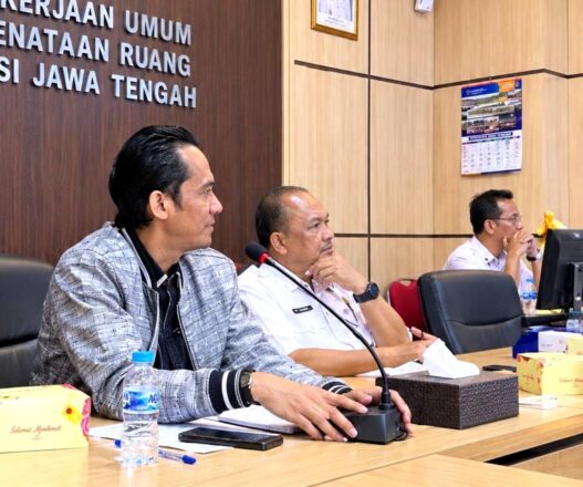 Jalan Provinsi Rusak dan Sempit
