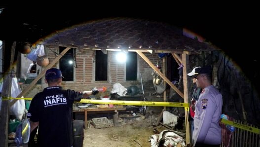 Kabel Internet Dijadikan Kabel Listrik, Rumah Terbakar