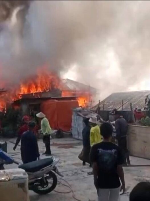 Kebakaran Hebat hanguskan 10 Rumah