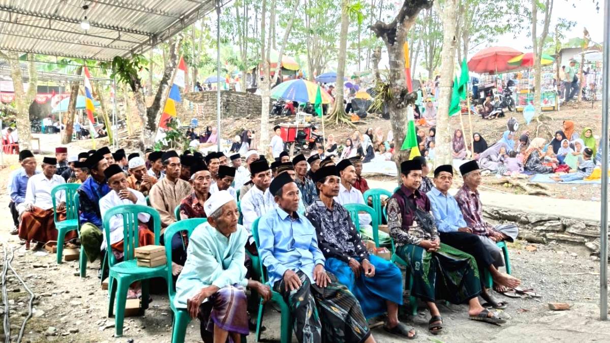 KH Zuhrul Anam Hisyam Ajak Warga Teladani Rasulullah
