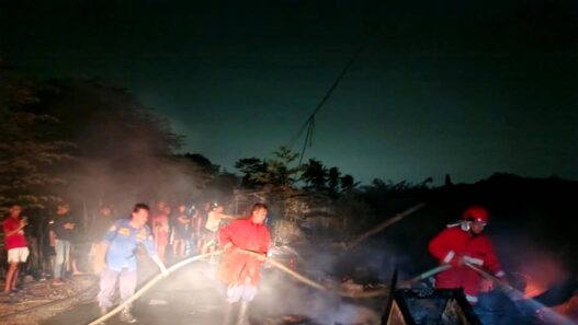 Kios Kosong Terbakar di Kediri