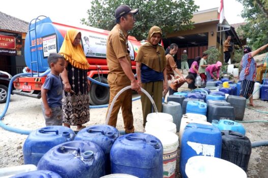 Krisis Air Bersih Meluas, Kekeringan Landa 30 Desa
