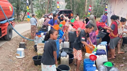 Krisis Meluas, Pemkab Tambah Droping Air Bersih