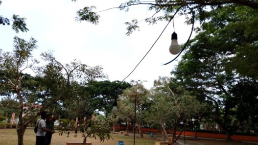 Lampu Taman Sumpiuh Rusak