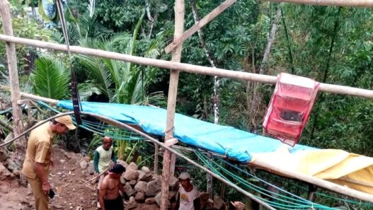 Longsor Ancam Pemukiman Warga Desa Cangkring
