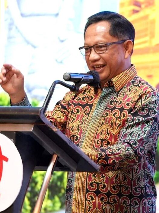 Mendagri dan DPR Kaji Usulan Masa Jabatan Kades