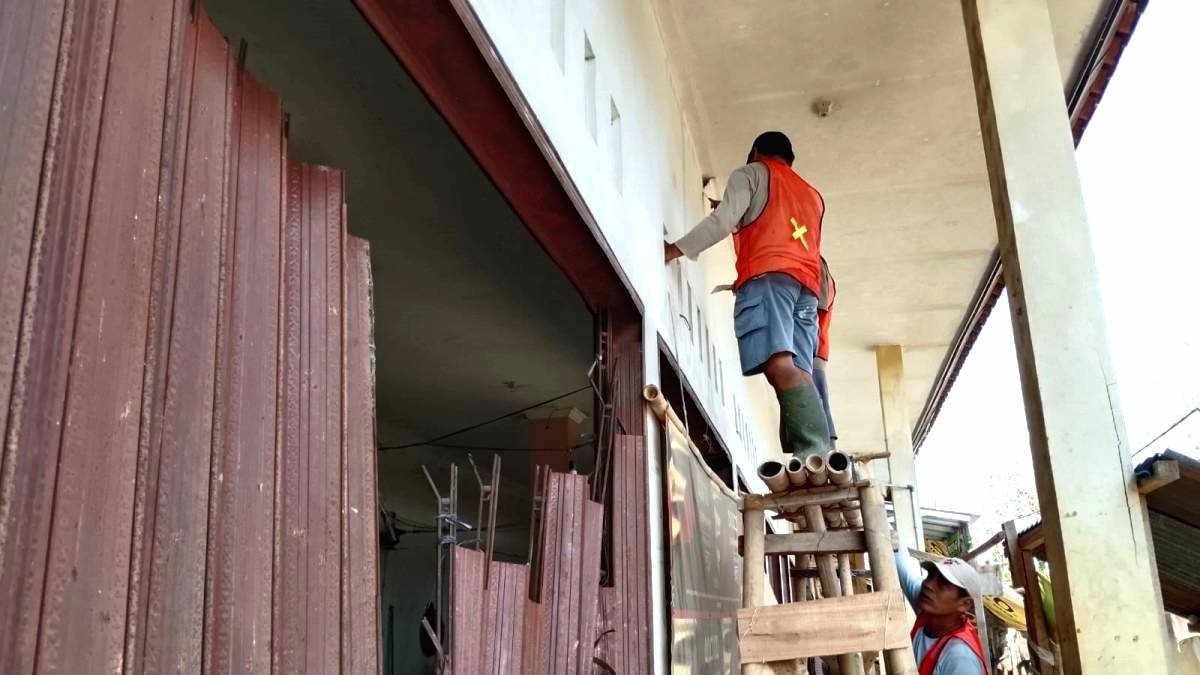 Pasar Sumpiuh Mulai Diperbaiki