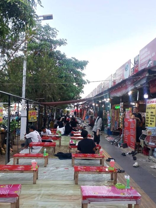 Pedagang Menara Teratai Tolak Relokasi