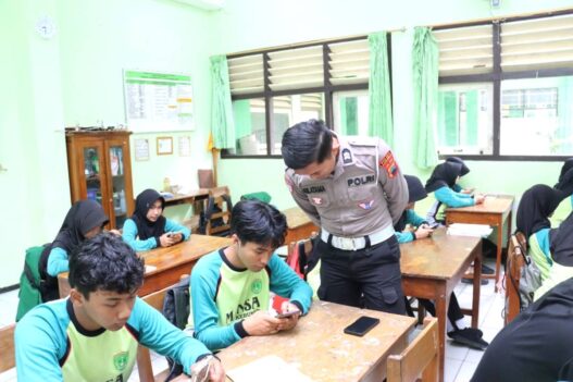 Polres Bekali Pelajar MAN 1 Kebumen Hadapi Era AI