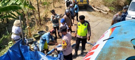 Polres Kebumen Salurkan 13.500 Liter Air Bersih
