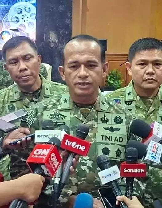 Prajurit TNI AL Diduga Hadir di Kontes Transgender