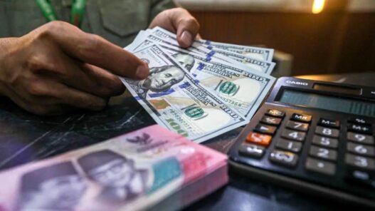 Rupiah Diprediksi Melemah Dampak Bencana