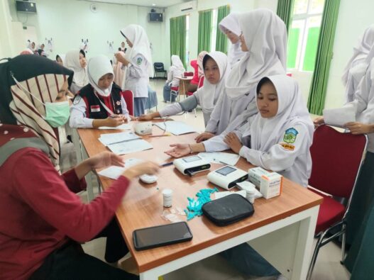 Siswa MAN 2 Jalani Cek Kesehatan Gratis
