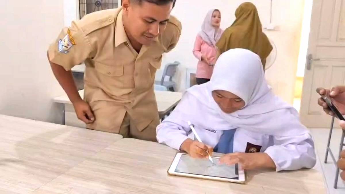 Siswi Berprestasi Kehilangan Bansos