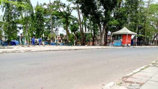 Trotoar GOR Rusak, Belum Ada Perbaikan