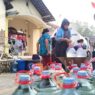 Warga Antre Air Bersih Sejak Subuh