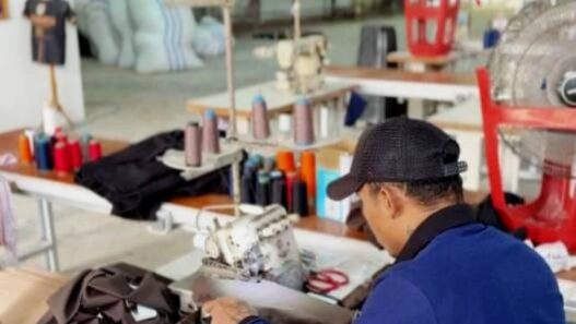Warga Binaan Lapas Nirbaya Produksi Celana Kargo