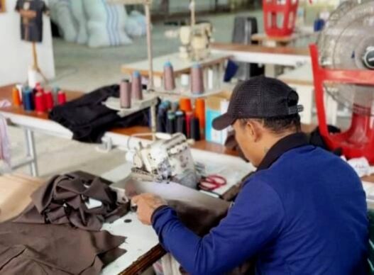 Warga Binaan Lapas Nirbaya Produksi Celana Kargo
